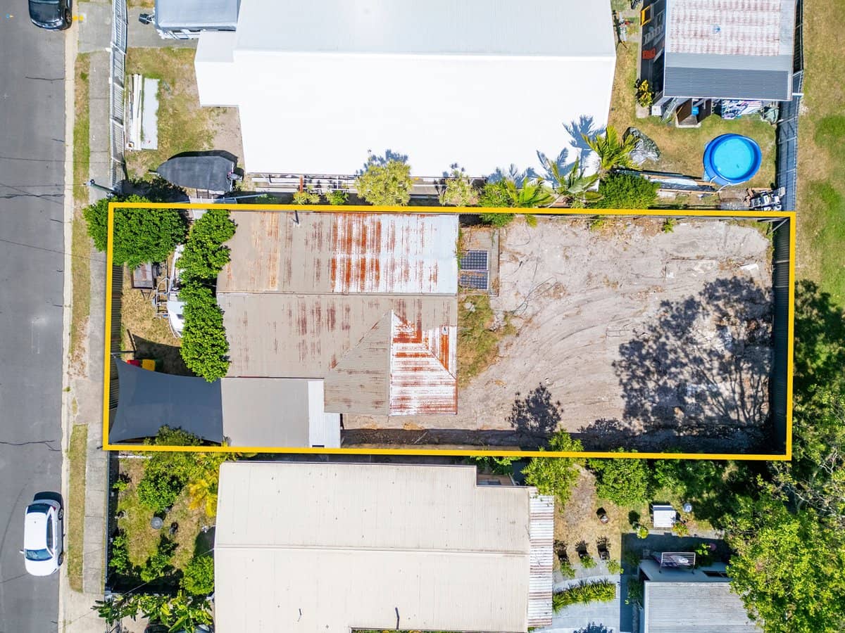 15 Goorawin Street, Runaway Bay - Thumbnail 3