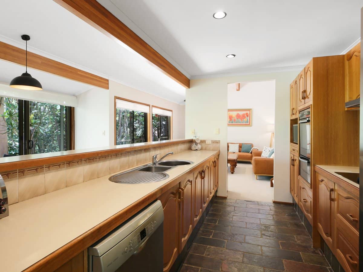 77 Bonogin Road, MUDGEERABA - Thumbnail 10