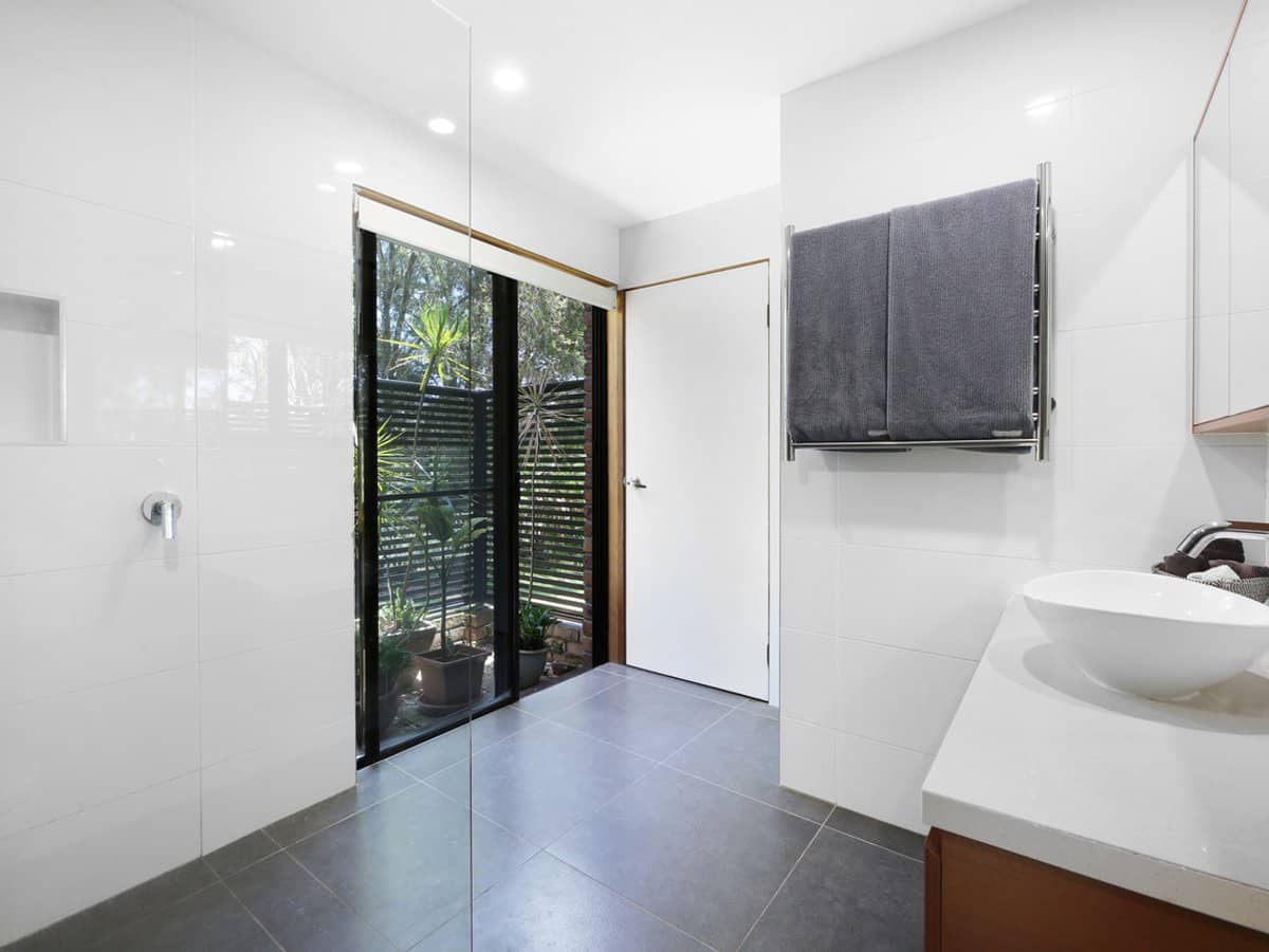 77 Bonogin Road, MUDGEERABA - Thumbnail 16