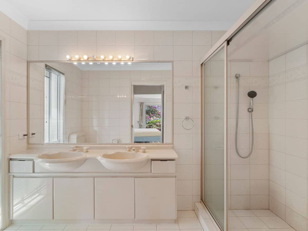 3 The Yardarm, Runaway Bay - Thumbnail 10