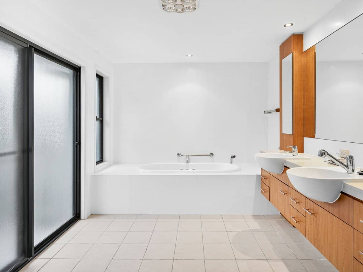 2208 The Parkway, Sanctuary Cove - Thumbnail 13