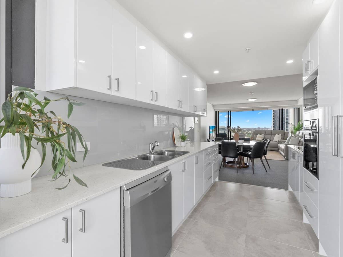 22 Surf Parade, Broadbeach - Thumbnail 6