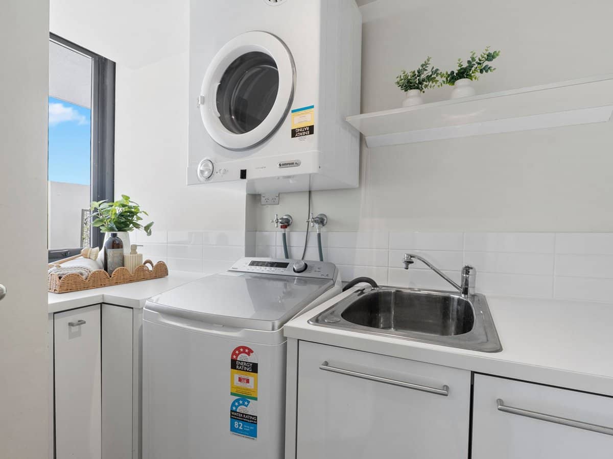 22 Surf Parade, Broadbeach - Thumbnail 16