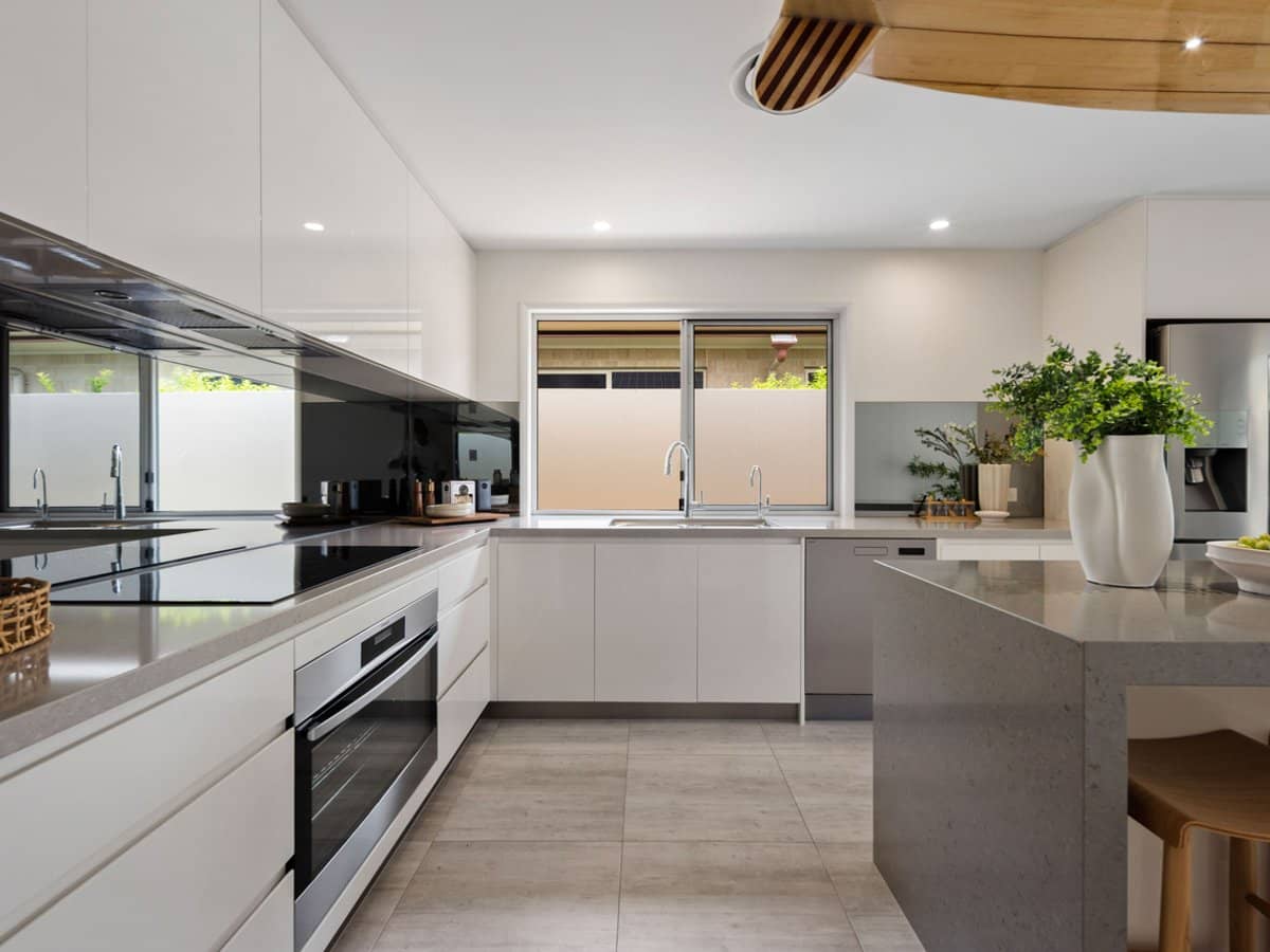 27 Warrina Crescent, Burleigh Waters - Thumbnail 11