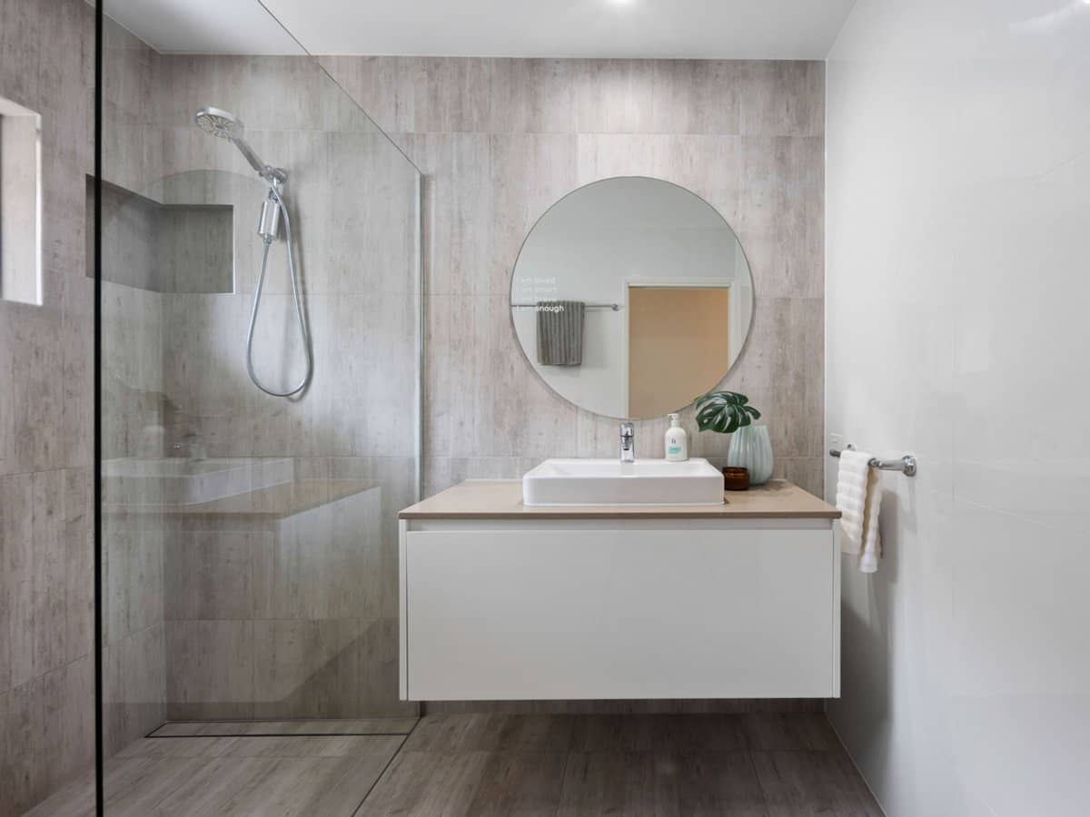 27 Warrina Crescent, Burleigh Waters - Thumbnail 14