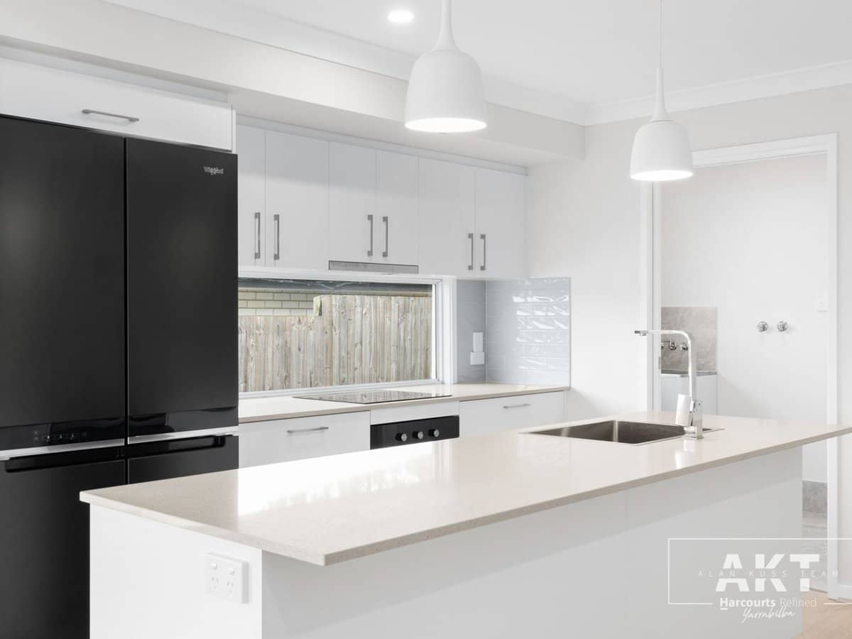 31 Horseshoe Circuit, YARRABILBA - Thumbnail 2