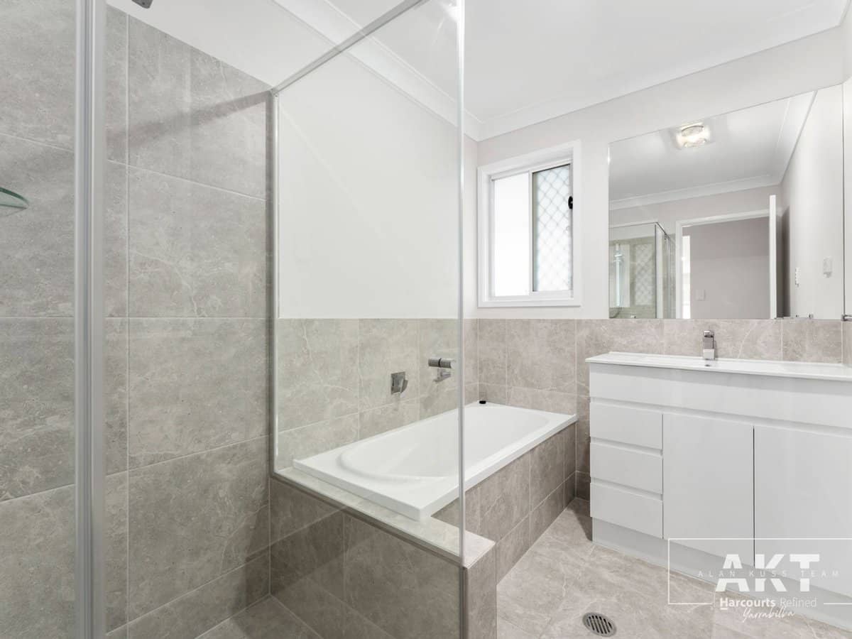 31 Horseshoe Circuit, YARRABILBA - Thumbnail 9