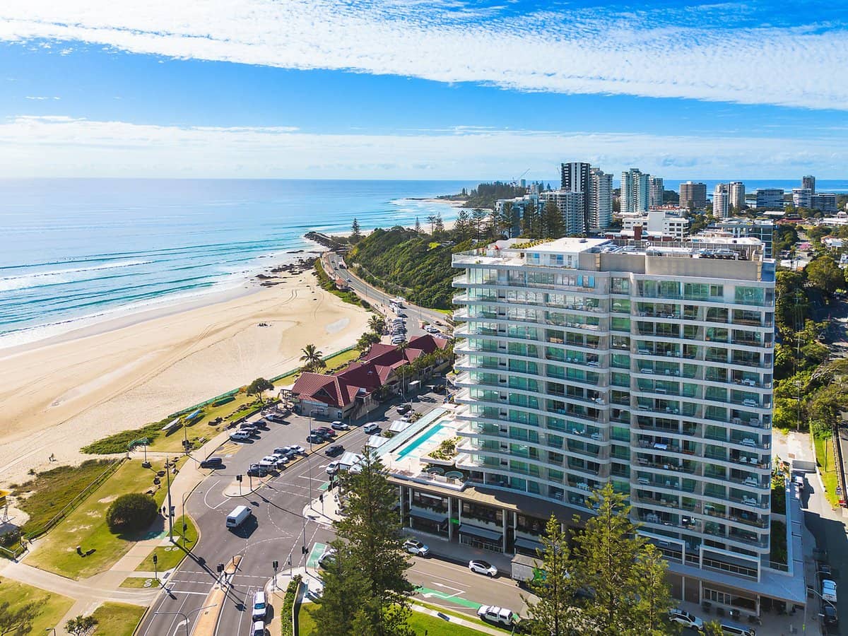 4 Miles Street, COOLANGATTA - Thumbnail 1