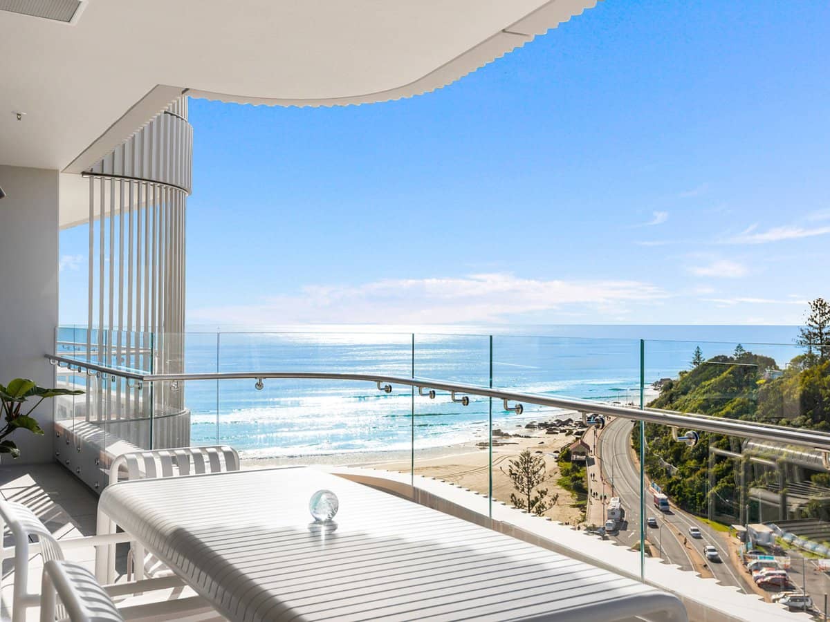 4 Miles Street, COOLANGATTA - Thumbnail 2