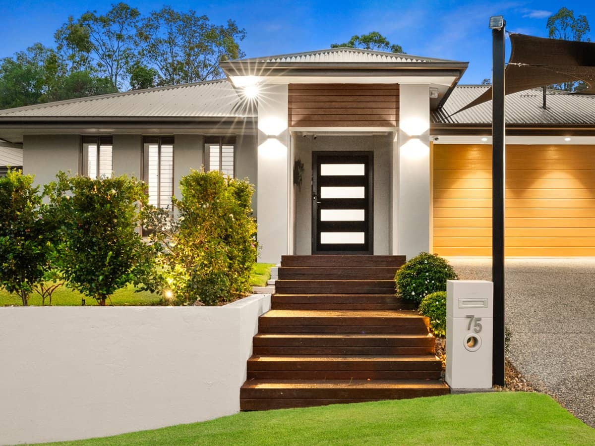 75 Barden Ridge Road, REEDY CREEK - Thumbnail 2