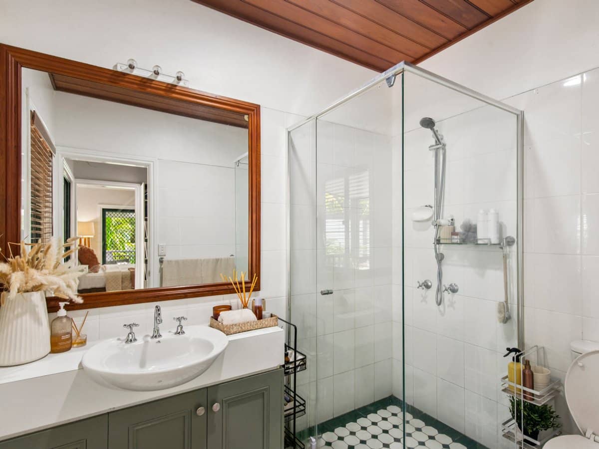 30 Jamberoo Court, TALLEBUDGERA - Thumbnail 23