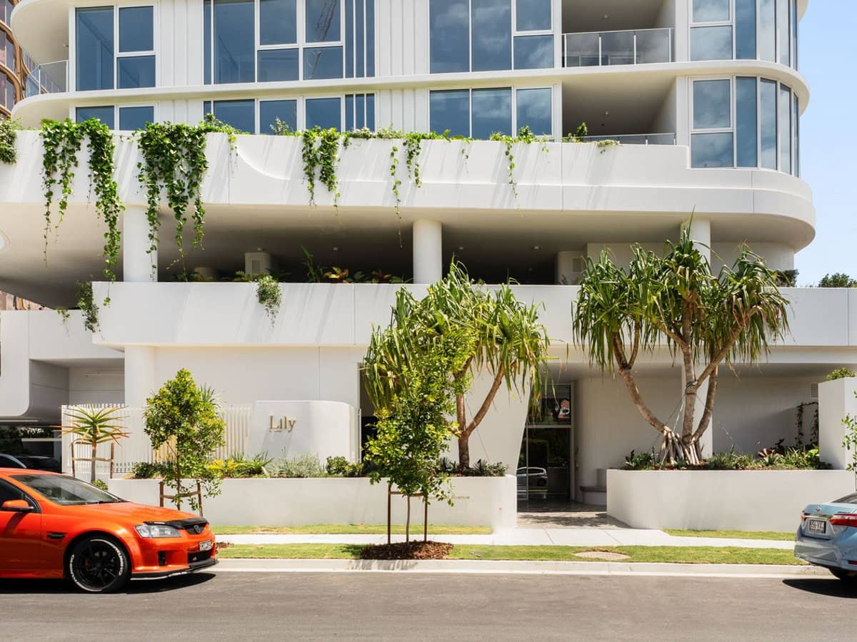 4-6 Rosewood Avenue, BROADBEACH - Thumbnail 3