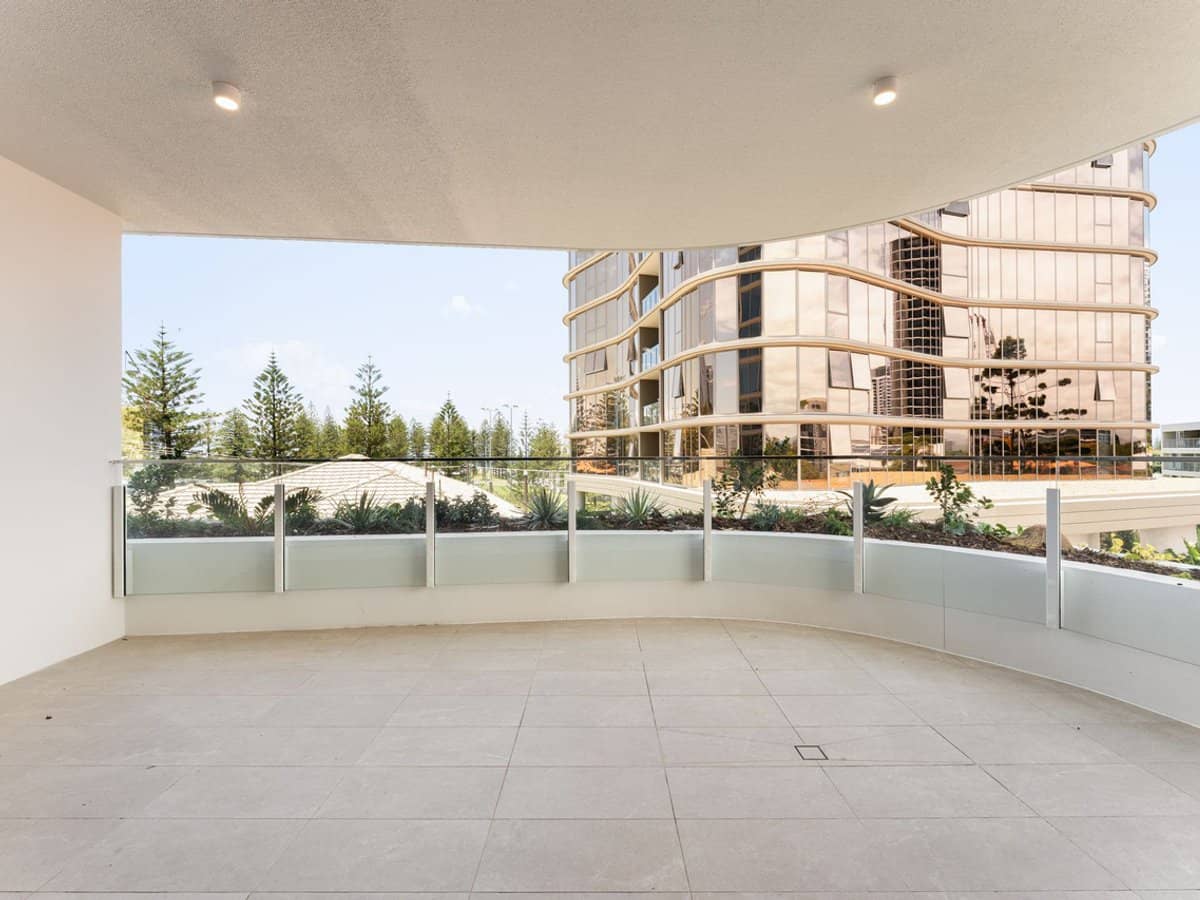 4-6 Rosewood Avenue, BROADBEACH - Thumbnail 4