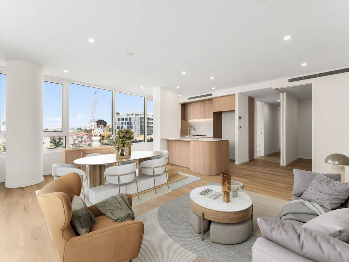 4-6 Rosewood Avenue, BROADBEACH - Thumbnail 5