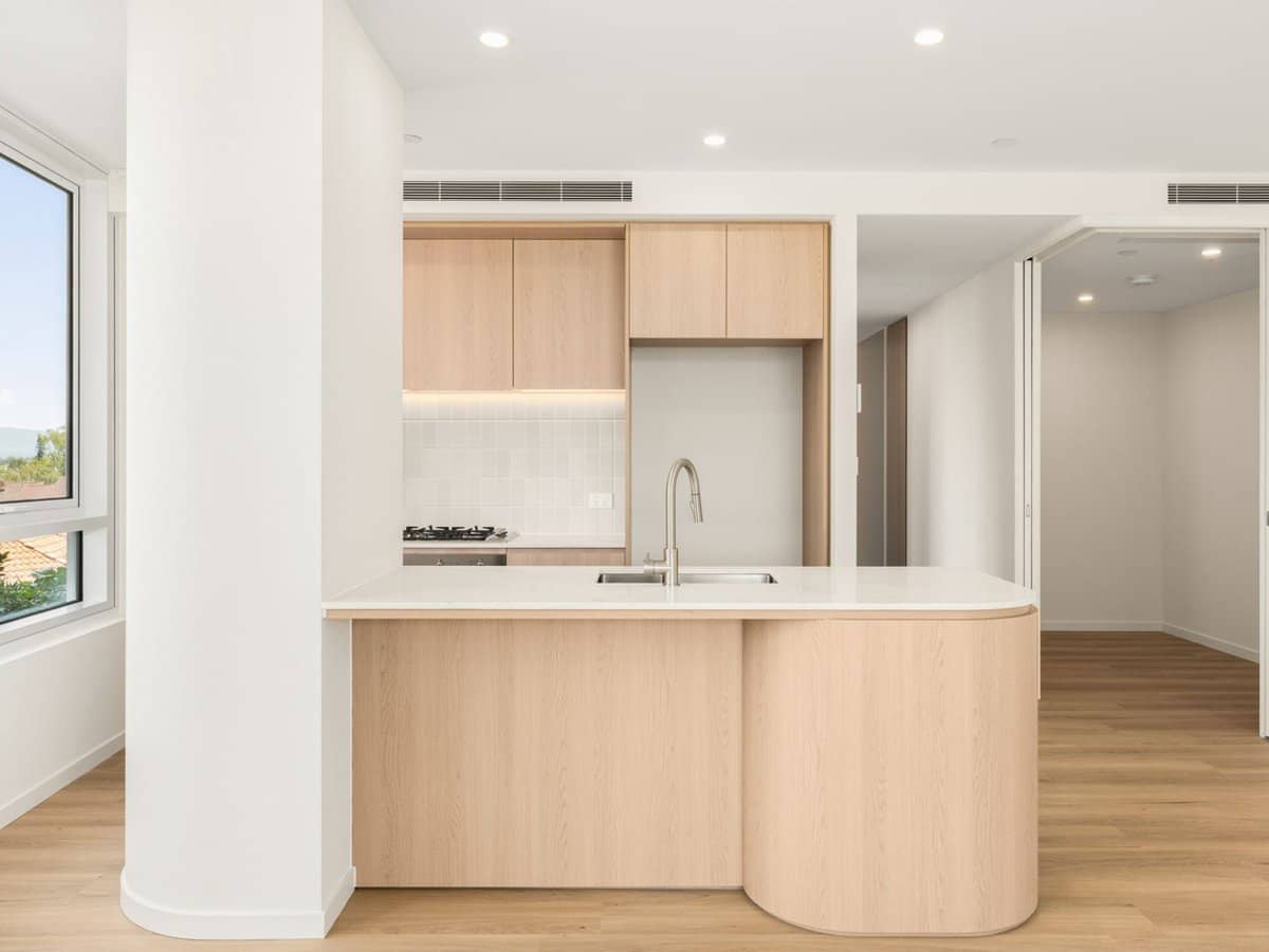 4-6 Rosewood Avenue, BROADBEACH - Thumbnail 6