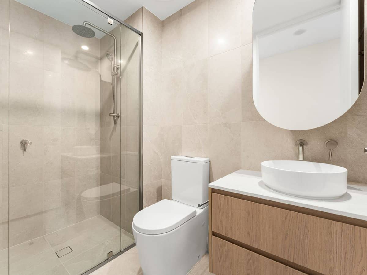 4-6 Rosewood Avenue, BROADBEACH - Thumbnail 10