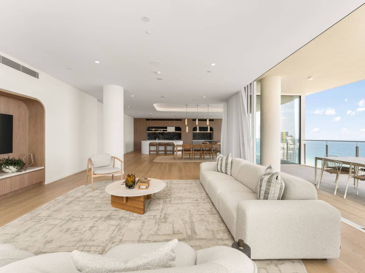 4-6 Rosewood Avenue, BROADBEACH - Thumbnail 18