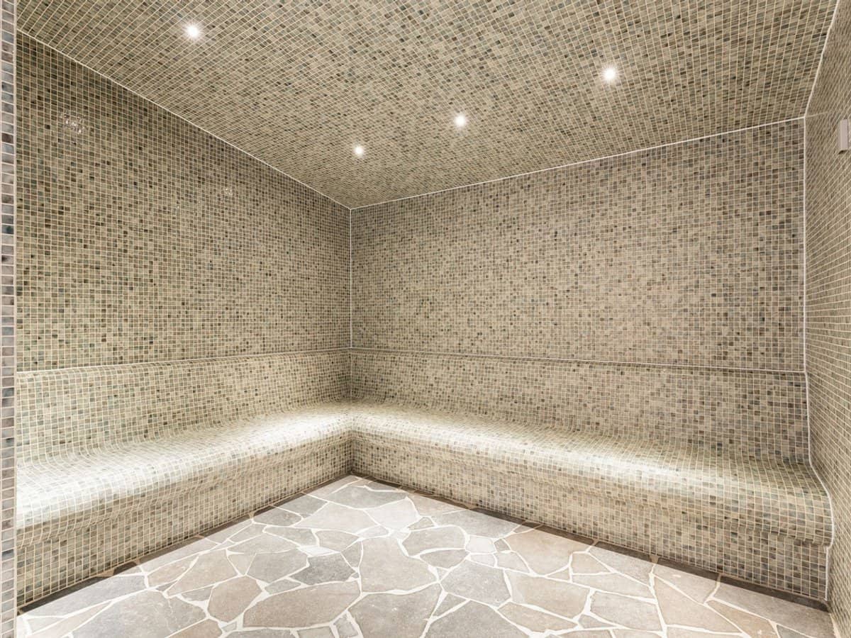 4-6 Rosewood Avenue, BROADBEACH - Thumbnail 23