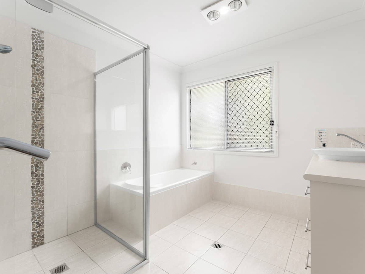 4 John Francis Drive, Carrara - Thumbnail 11