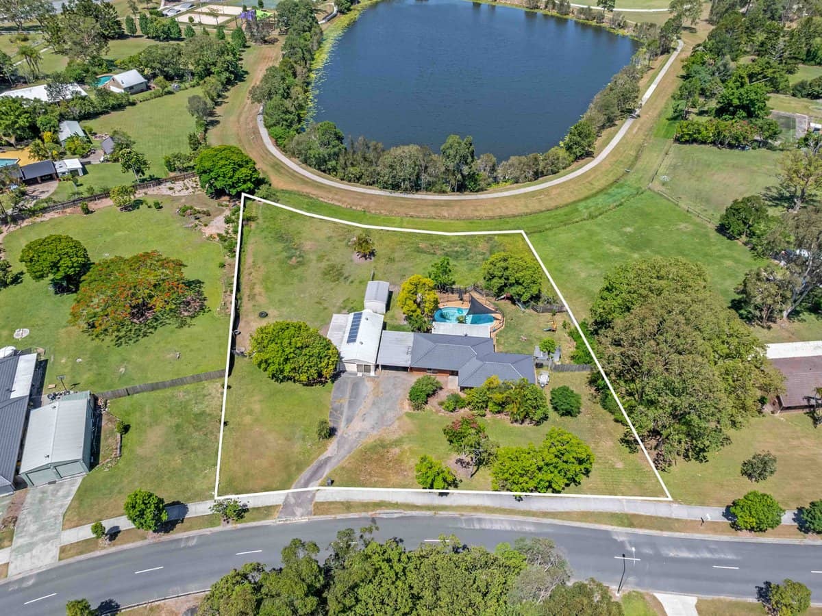12 Riversdale Road, Oxenford - Thumbnail 1