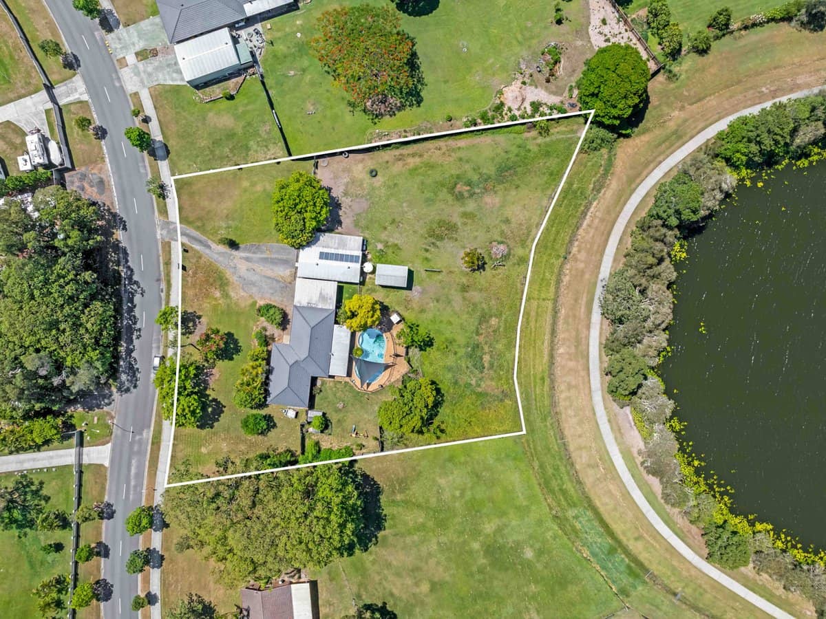 12 Riversdale Road, Oxenford - Thumbnail 2