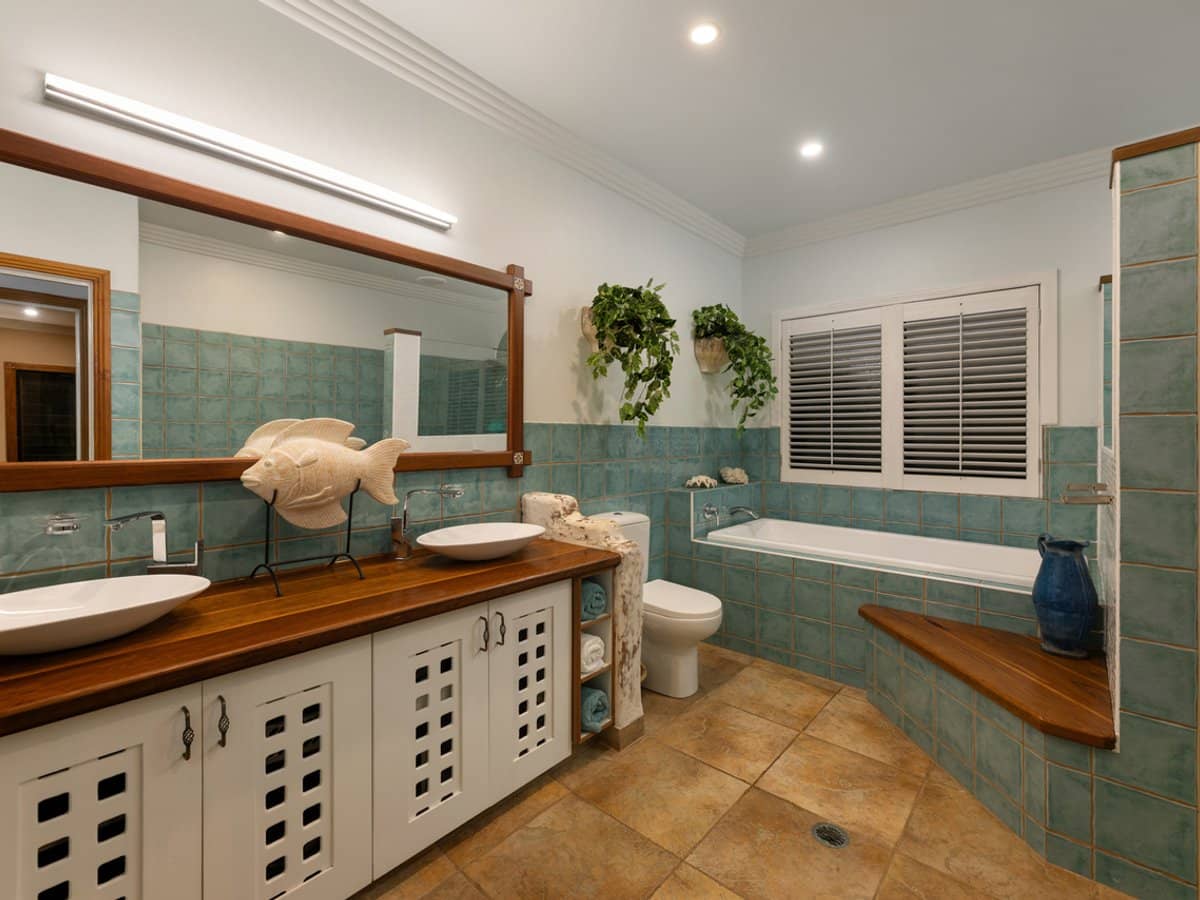 123 & 125 Allambi Avenue, BROADBEACH WATERS - Thumbnail 17