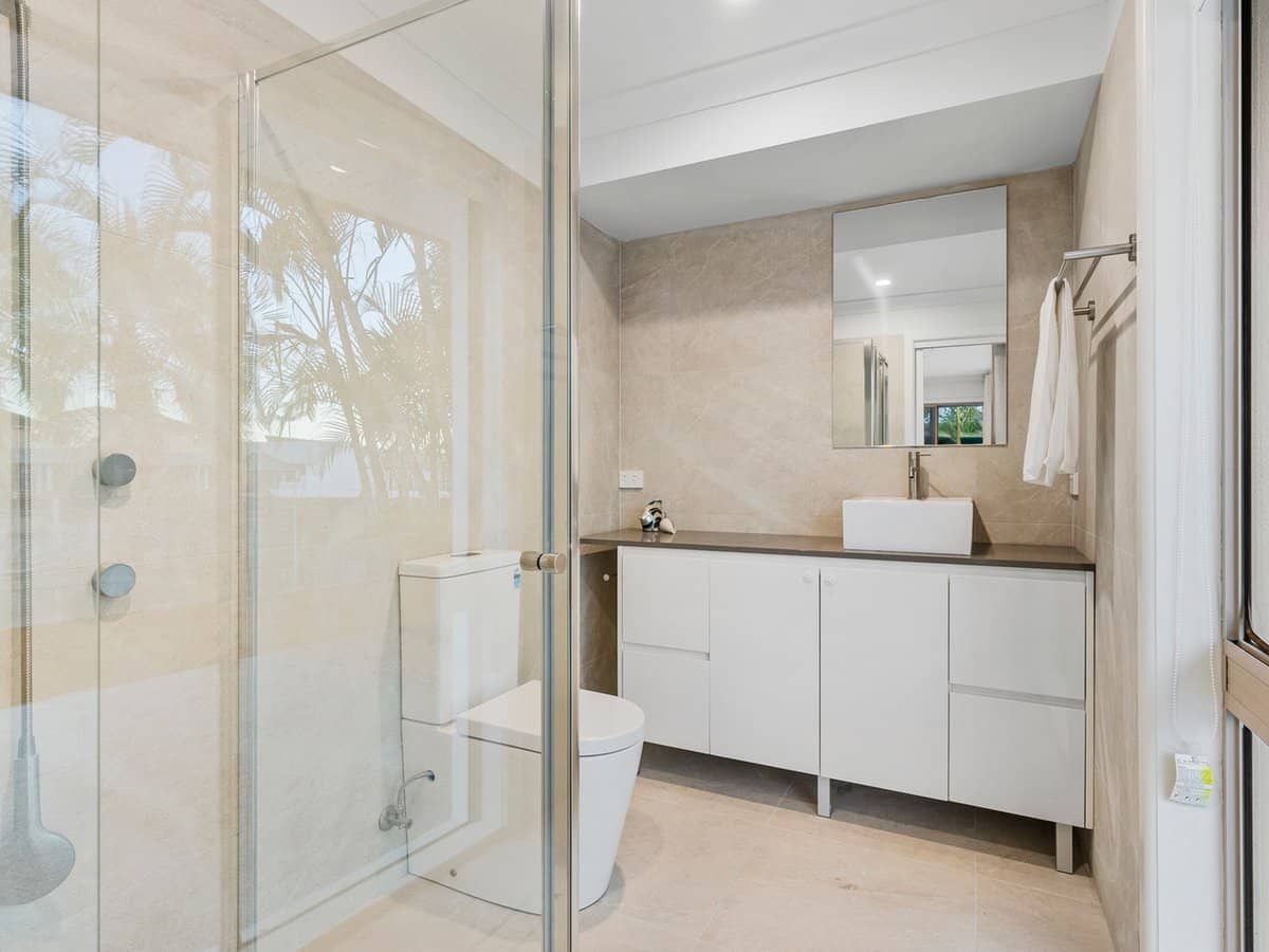 48 Cypress Drive, BROADBEACH WATERS - Thumbnail 6