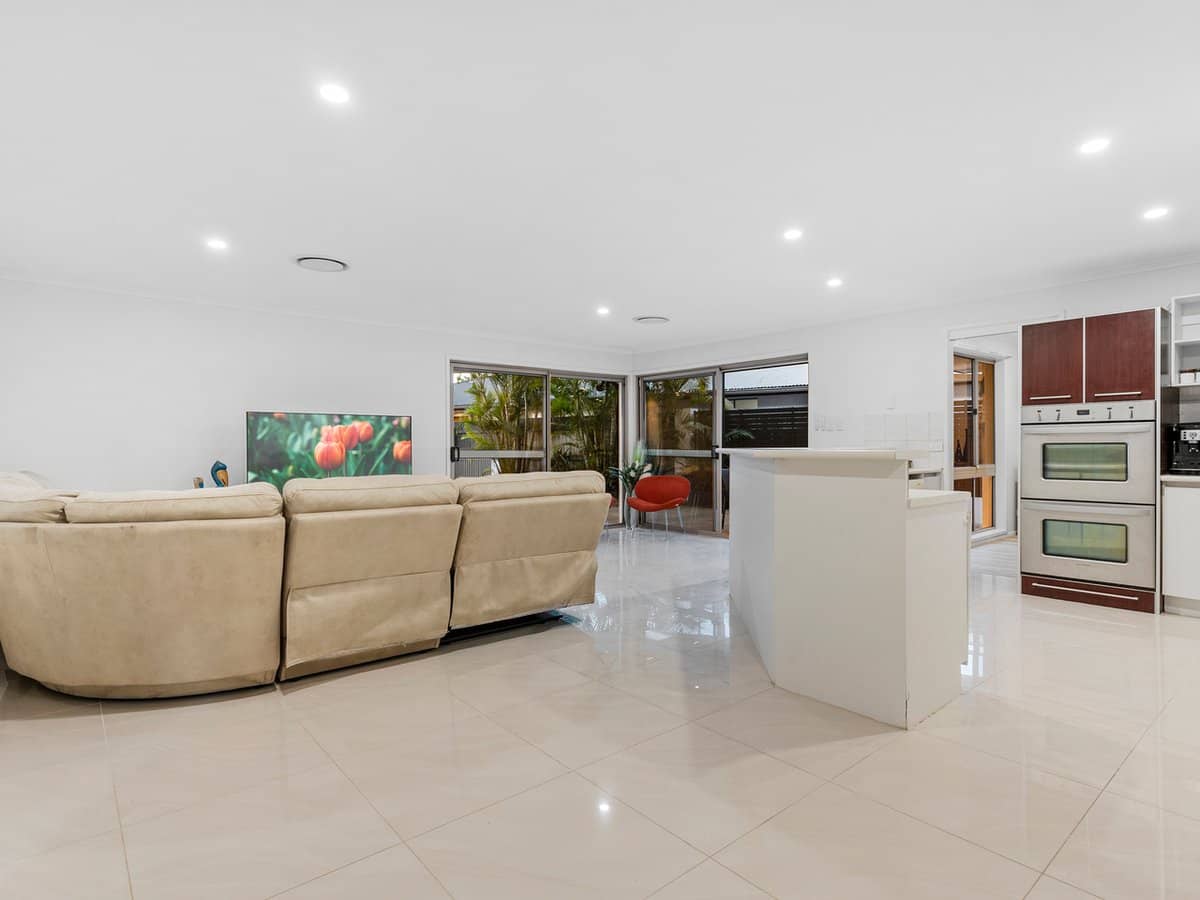 48 Cypress Drive, BROADBEACH WATERS - Thumbnail 11