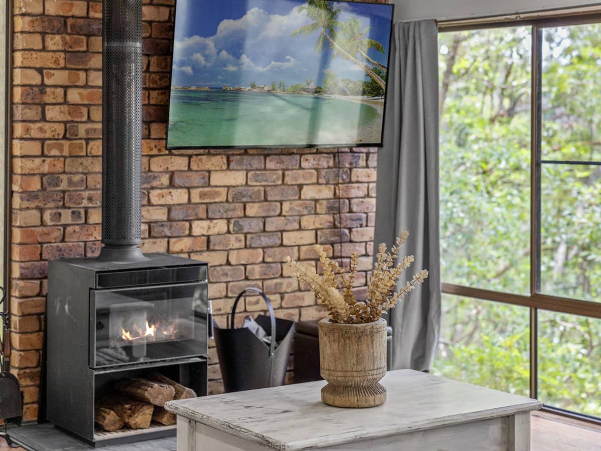 75 Carrington Road, BONOGIN - Thumbnail 6