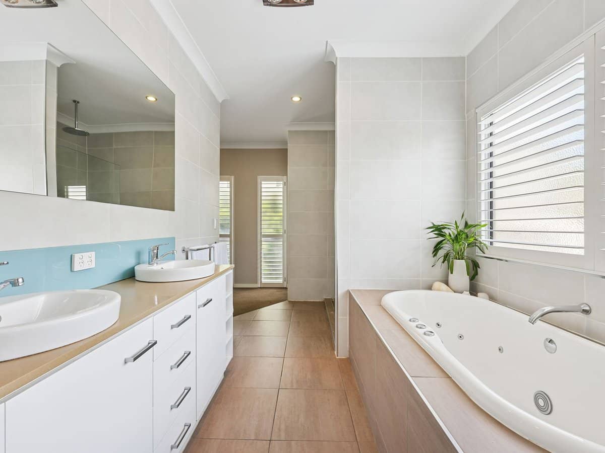 330 Ron Penhaligon Way, Robina - Thumbnail 14