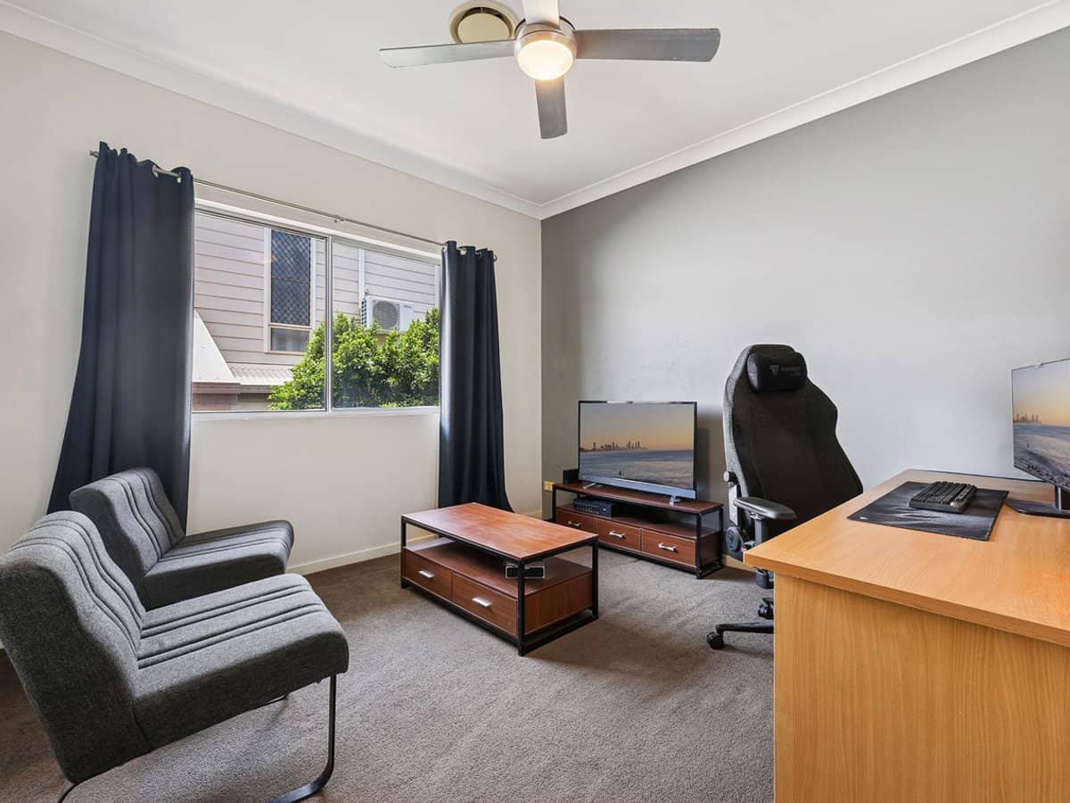 330 Ron Penhaligon Way, Robina - Thumbnail 19