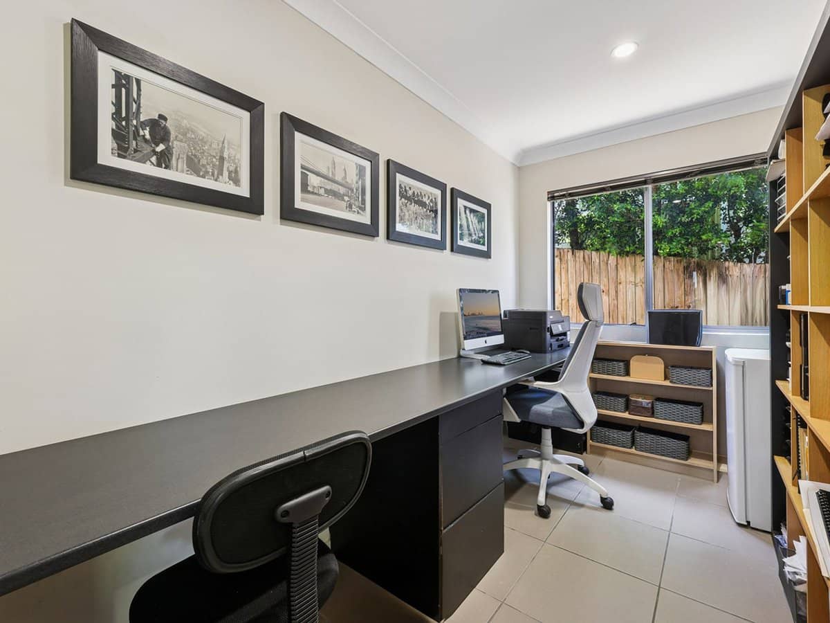 330 Ron Penhaligon Way, Robina - Thumbnail 20