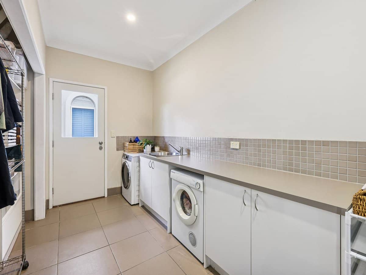 330 Ron Penhaligon Way, Robina - Thumbnail 21