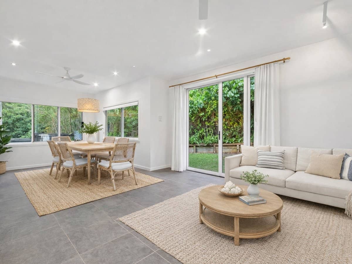 218 Ocean Parade, Burleigh Heads - Thumbnail 4