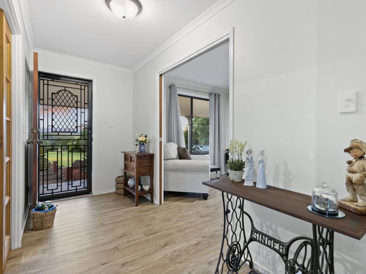 29 Farm Grove Road, Beechmont - Thumbnail 22