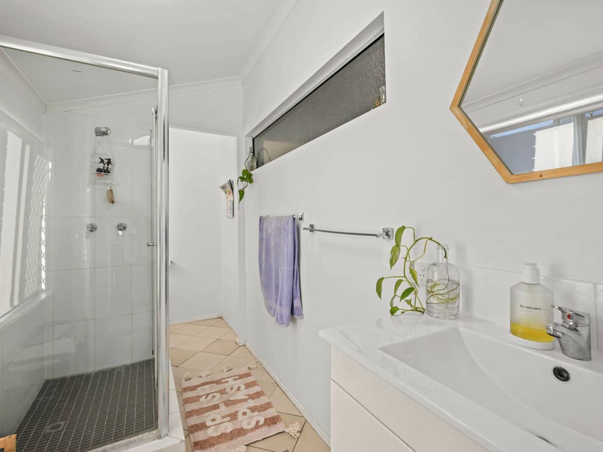 76 Dutton Street, Coolangatta - Thumbnail 10