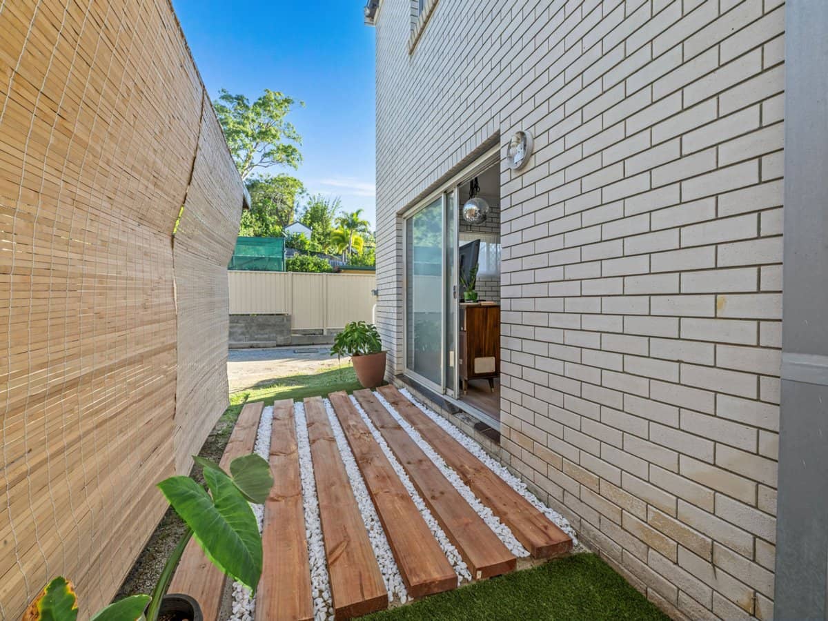 76 Dutton Street, Coolangatta - Thumbnail 11