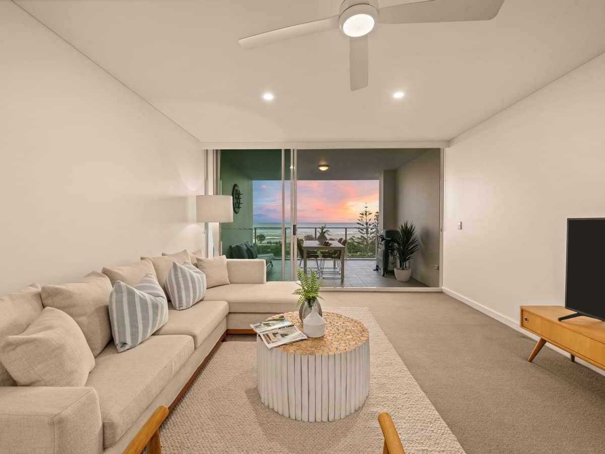 2 Creek Street, Coolangatta - Thumbnail 2