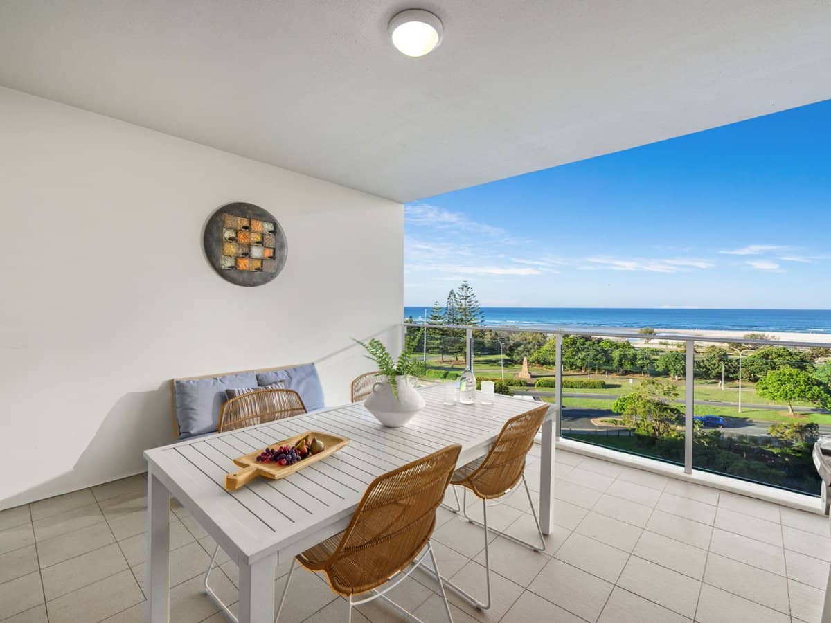 2 Creek Street, Coolangatta - Thumbnail 3