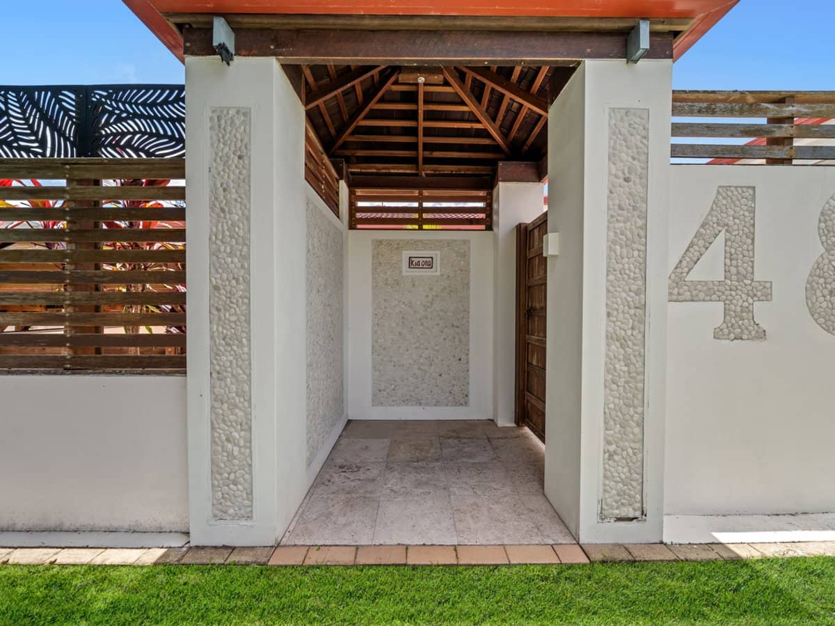 48 Bluejay Street, BURLEIGH WATERS - Thumbnail 2