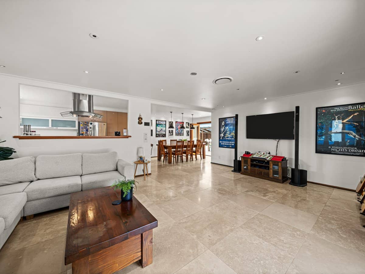 48 Bluejay Street, BURLEIGH WATERS - Thumbnail 10