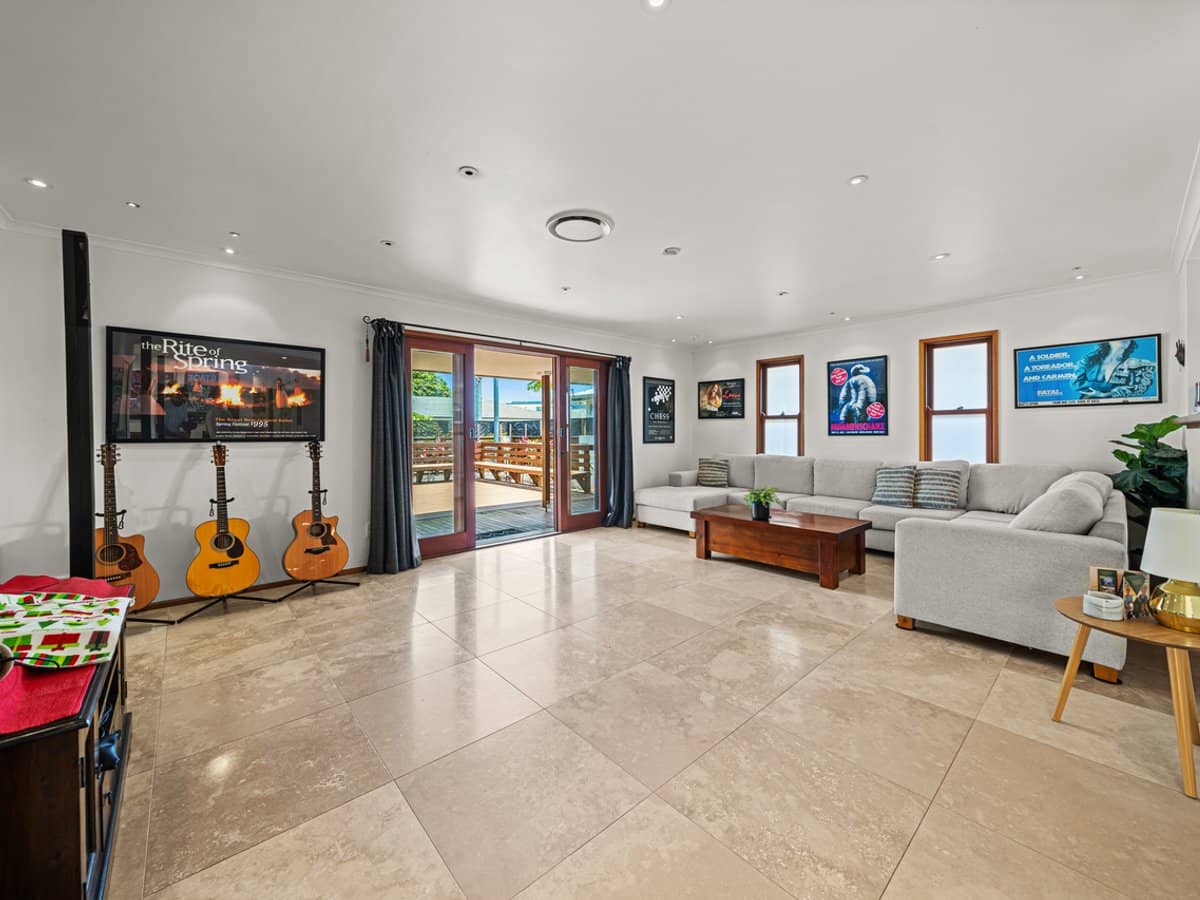 48 Bluejay Street, BURLEIGH WATERS - Thumbnail 11