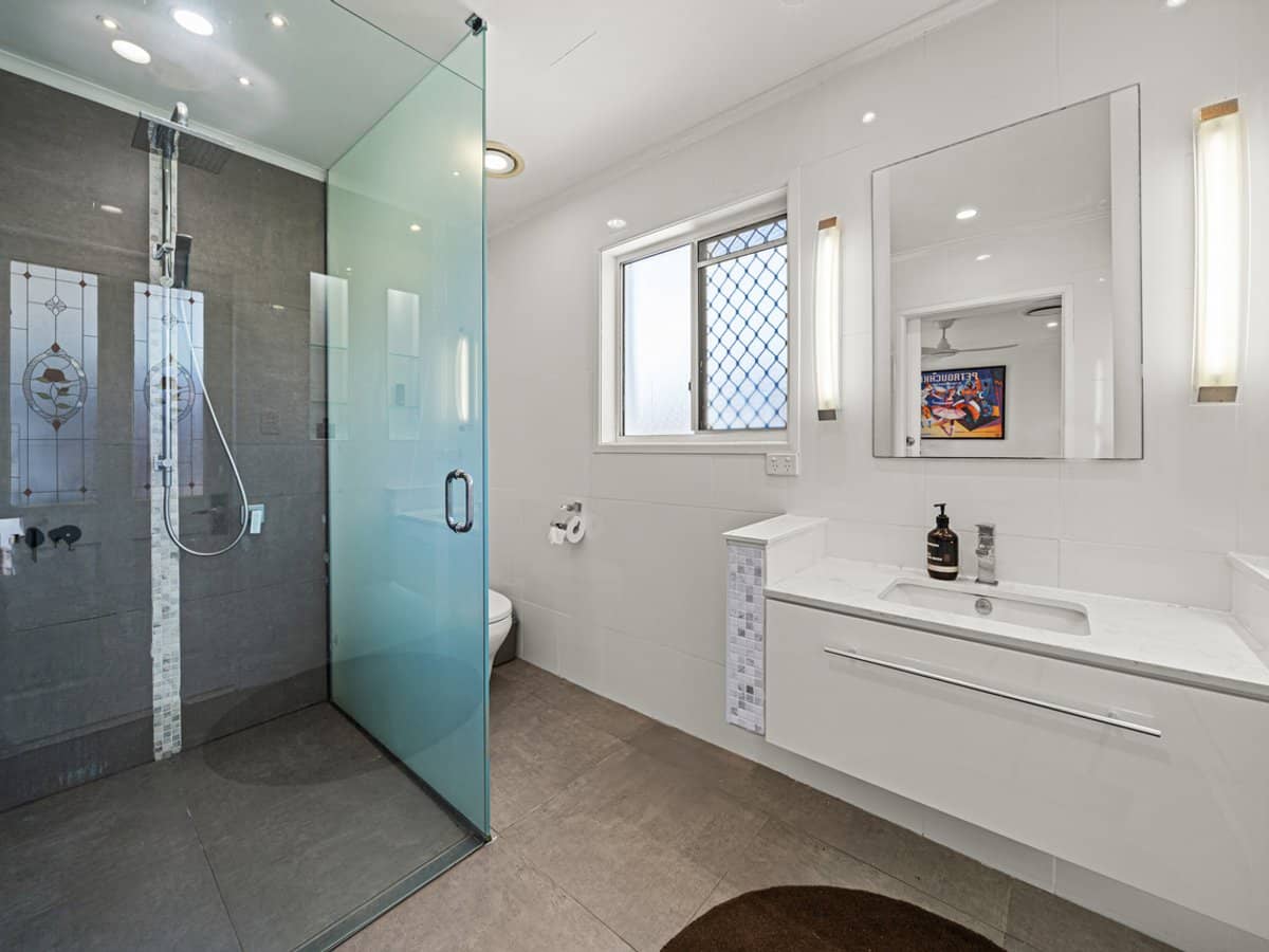 48 Bluejay Street, BURLEIGH WATERS - Thumbnail 15