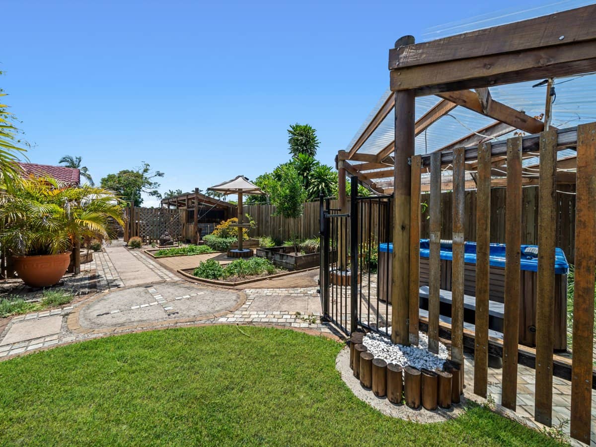 48 Bluejay Street, BURLEIGH WATERS - Thumbnail 21