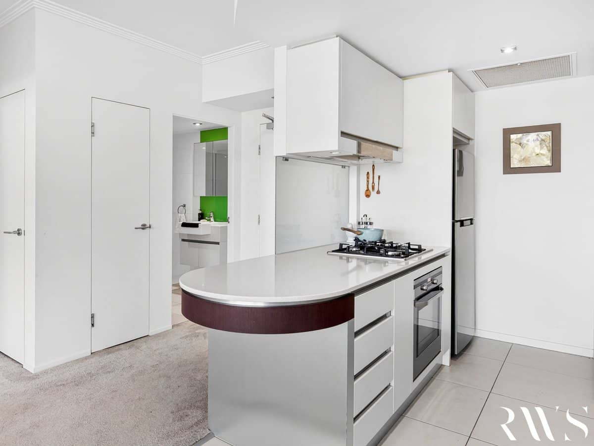 28 Bayview Street, Runaway Bay - Thumbnail 6