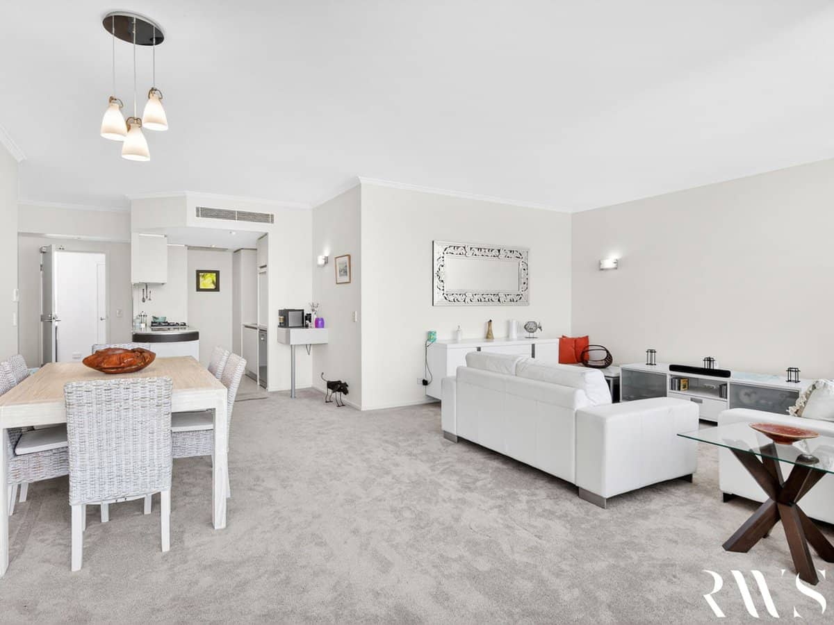 28 Bayview Street, Runaway Bay - Thumbnail 7