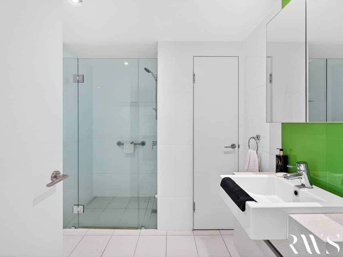 28 Bayview Street, Runaway Bay - Thumbnail 9