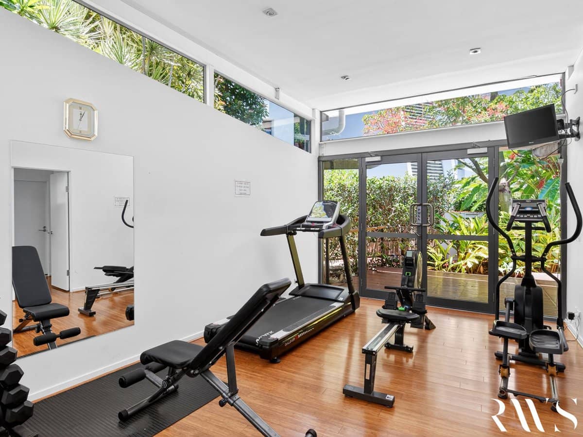 28 Bayview Street, Runaway Bay - Thumbnail 16