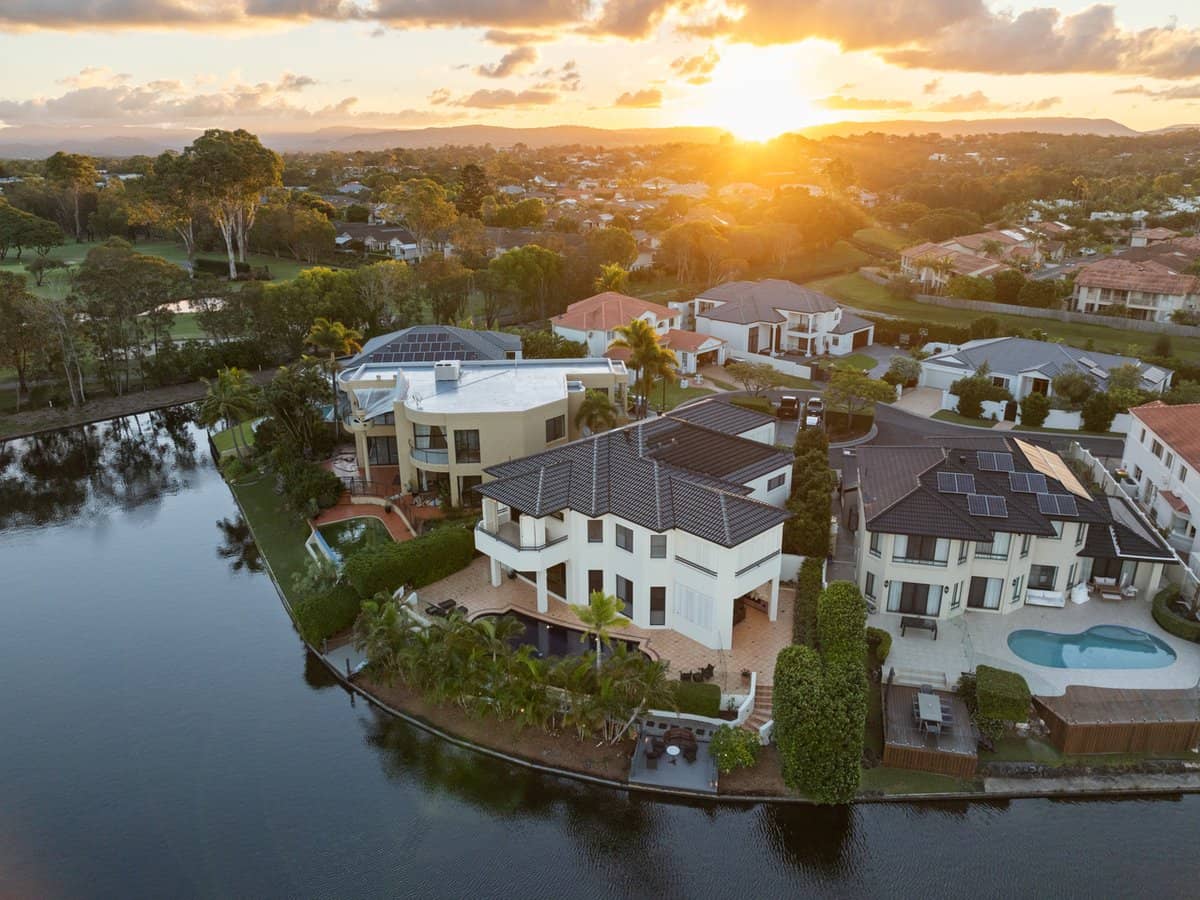 136/40 Cotlew Street East, Southport - Thumbnail 2