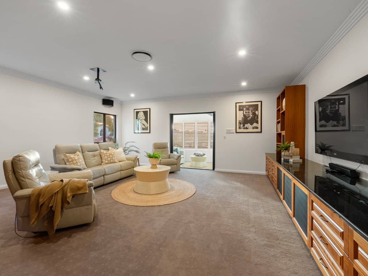 136/40 Cotlew Street East, Southport - Thumbnail 21